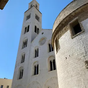 Landlord 8 - Finestra Sulla Cattedrale , Bari Włochy
